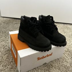 Timberland  Toddler Shoes (size 7.5)