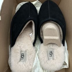 Men Uggs Slippers size 11