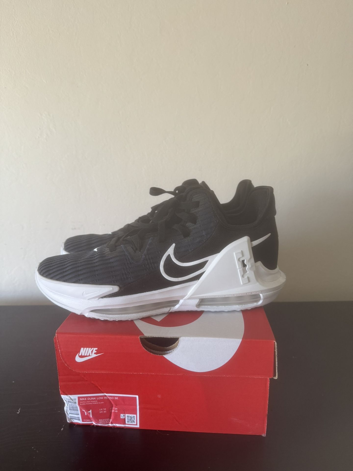 Nike Men’s LeBron Witness 6 Basketball Shoes Size 11.5
