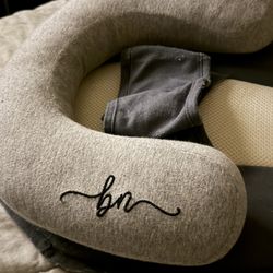 Anti-reflux pillow for baby