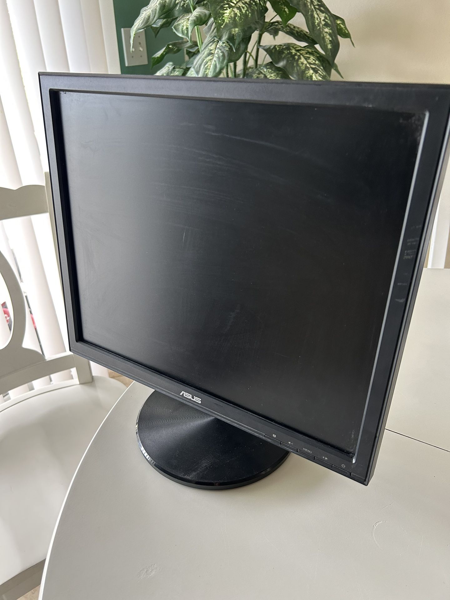 Asus VW199T-P 19" LED LCD Monitor Widescreen Display