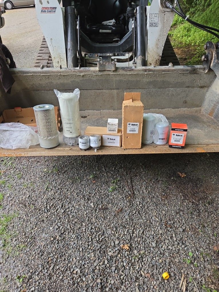 Bobcat Fuel And Oil Filters