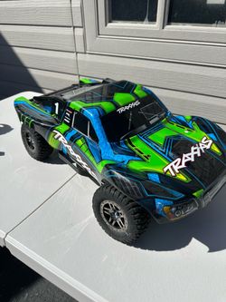 TRAXXAS SLASH 4X4 VXL BRUSHLESS RC TRUCK