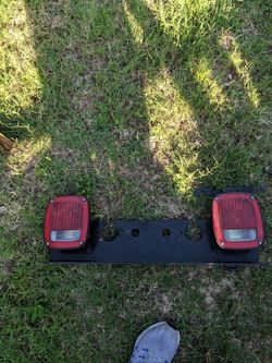 Trailer light bracket