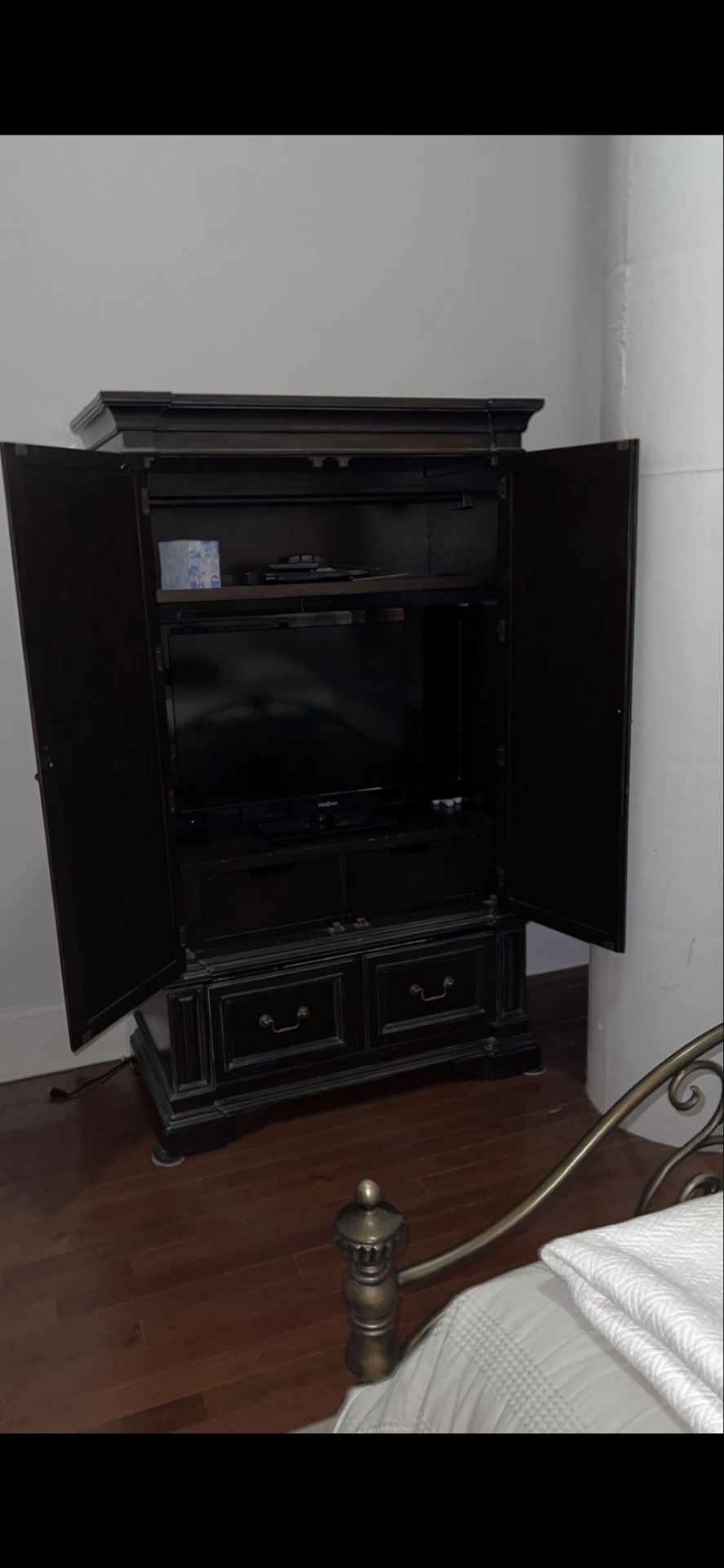 TV stand And Chest Of Drawers Furniture 