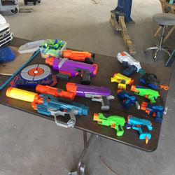  Nerf Guns 