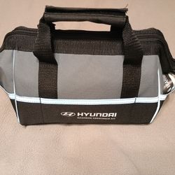 Hyundai Roadside Assistance Kit 