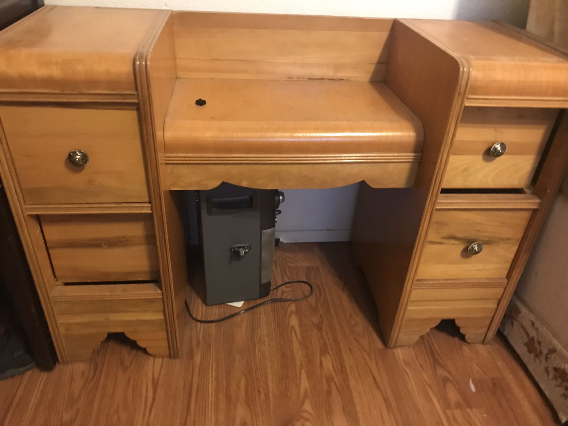 Small desk/vanity