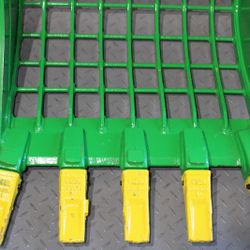 Mini Excavator CAT-303 Bucket Skeleton with Teeth 24 inch width.