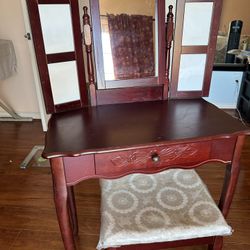 Dresser Mirror with Cushion Stool