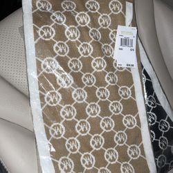 Authentic Michael Kors Logo Winter Scarf - Tan/Brown 