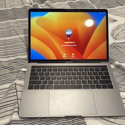Apple MacBook Pro 13”