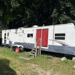 RV Hornet 2007 36 Feet Long