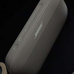 $75 Brand New Bose Speaker Original $120 + Tax Comes Out To 138 Let Me Know Good Deal 