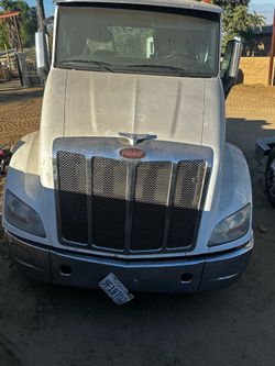 Peterbilt 2014-2021 579 hood and bumper