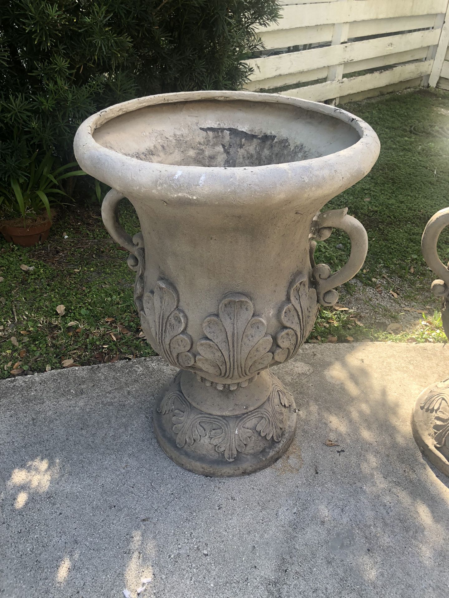 POT PLANTER  Used Excellent Condition Except There Need To Paint Small Section . 