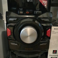 LG Mini HI-FI system 700watt Shelf Bluetooth System 