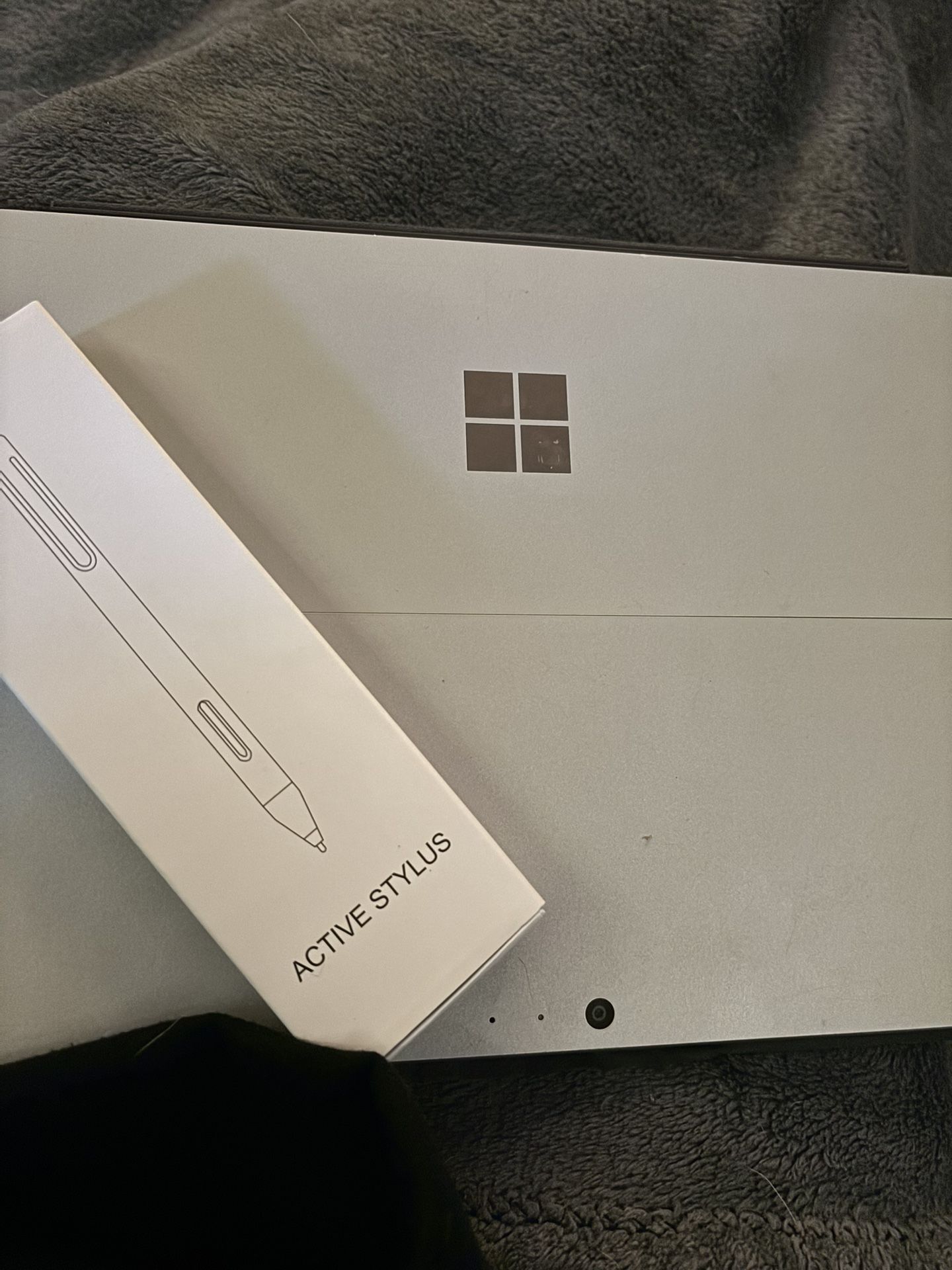 microsoft surface pro 4 with charger , keyboard and stylus