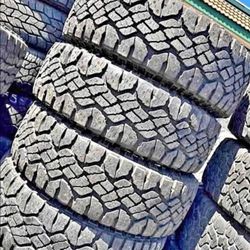 265 70 17 Goodyear tires Con 80% de Vida Las 4
