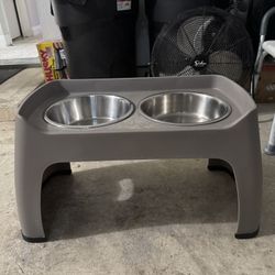 Dog Food Stand With Bowels 