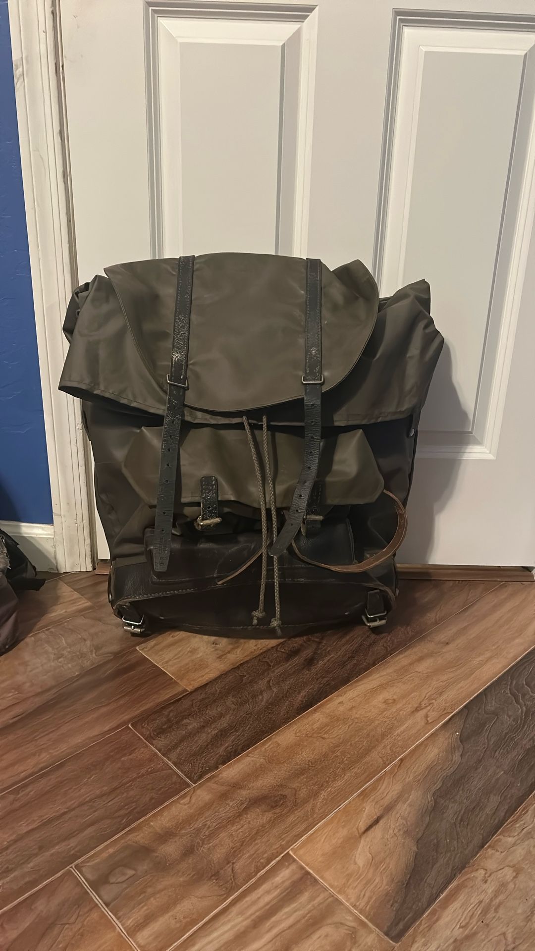 Vintage Leather Xl Backpack