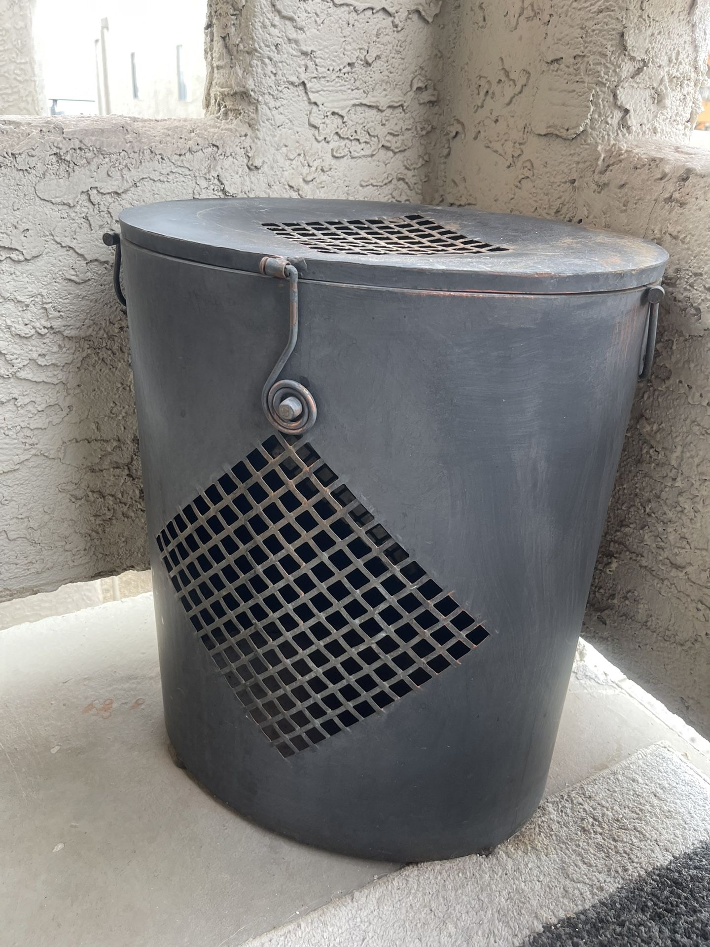 Metal Industrial Storage Bin with Lid – Rustic Outdoor Container