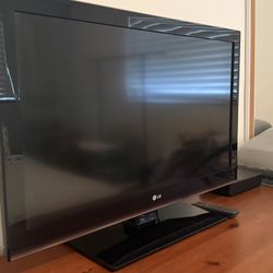 tv LG detaila on photo.