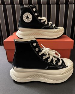 Converse Chuck Taylor Hi Size 5.5M/7W