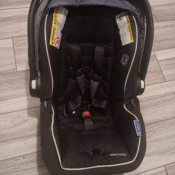 Graco Snugride 35 Lite DLX Baby Infant Car Seat w/ Click In Base