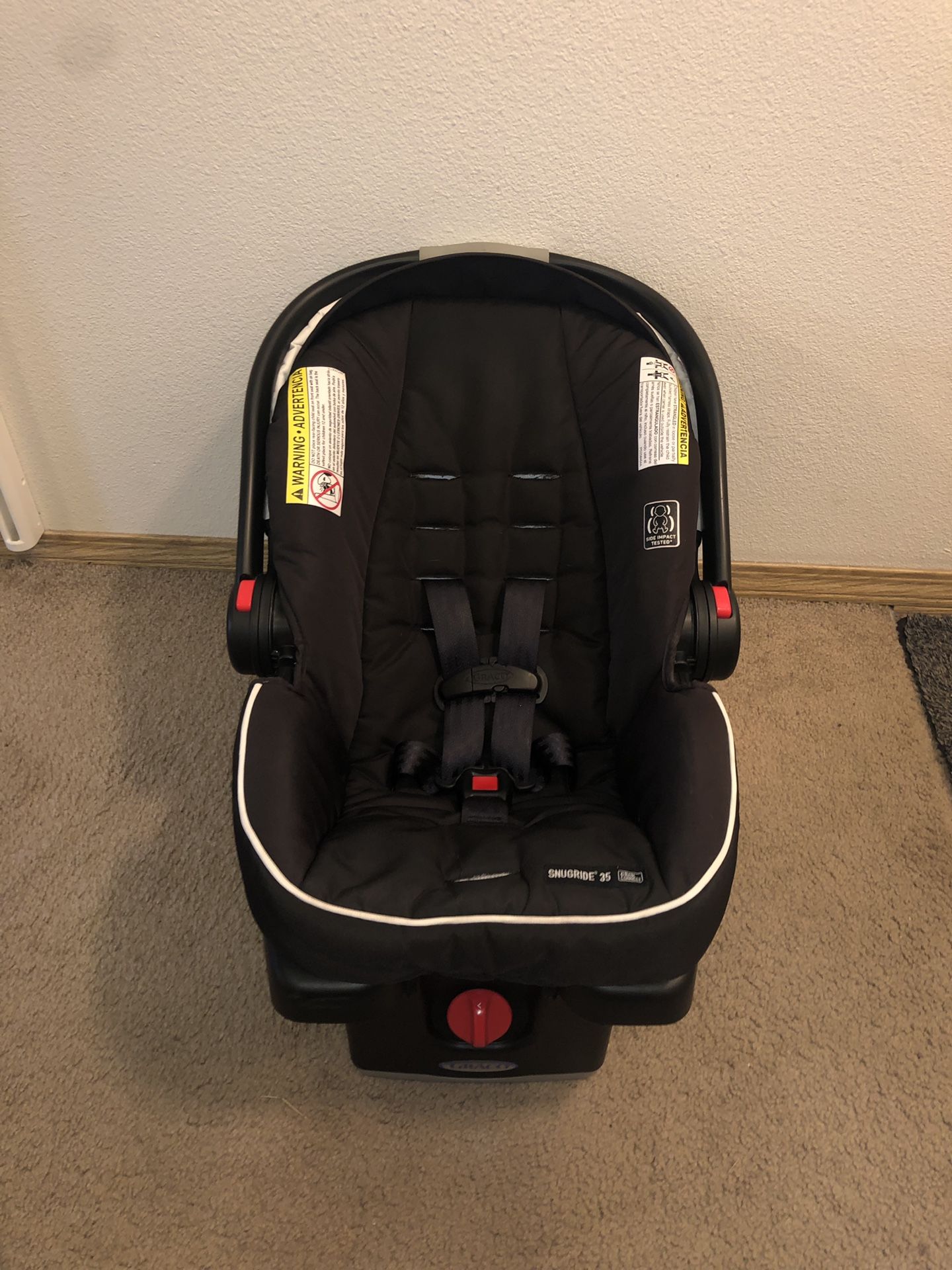 Graco Snugride 35 infant car seat