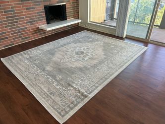 Rug & side table