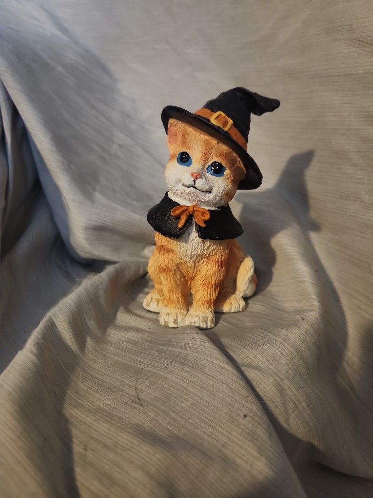 Orange Kitty With Witch Hat And Collar Figurine/Decor
