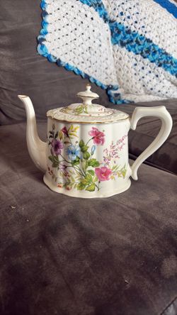 single teapot