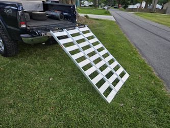 Aluminum Tri-Fold Ramp with Treads, 1,500lb Capacity