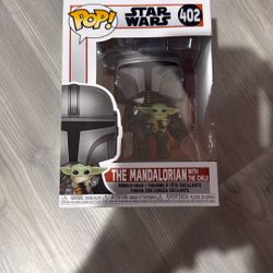 The Mandalorian With Child 402