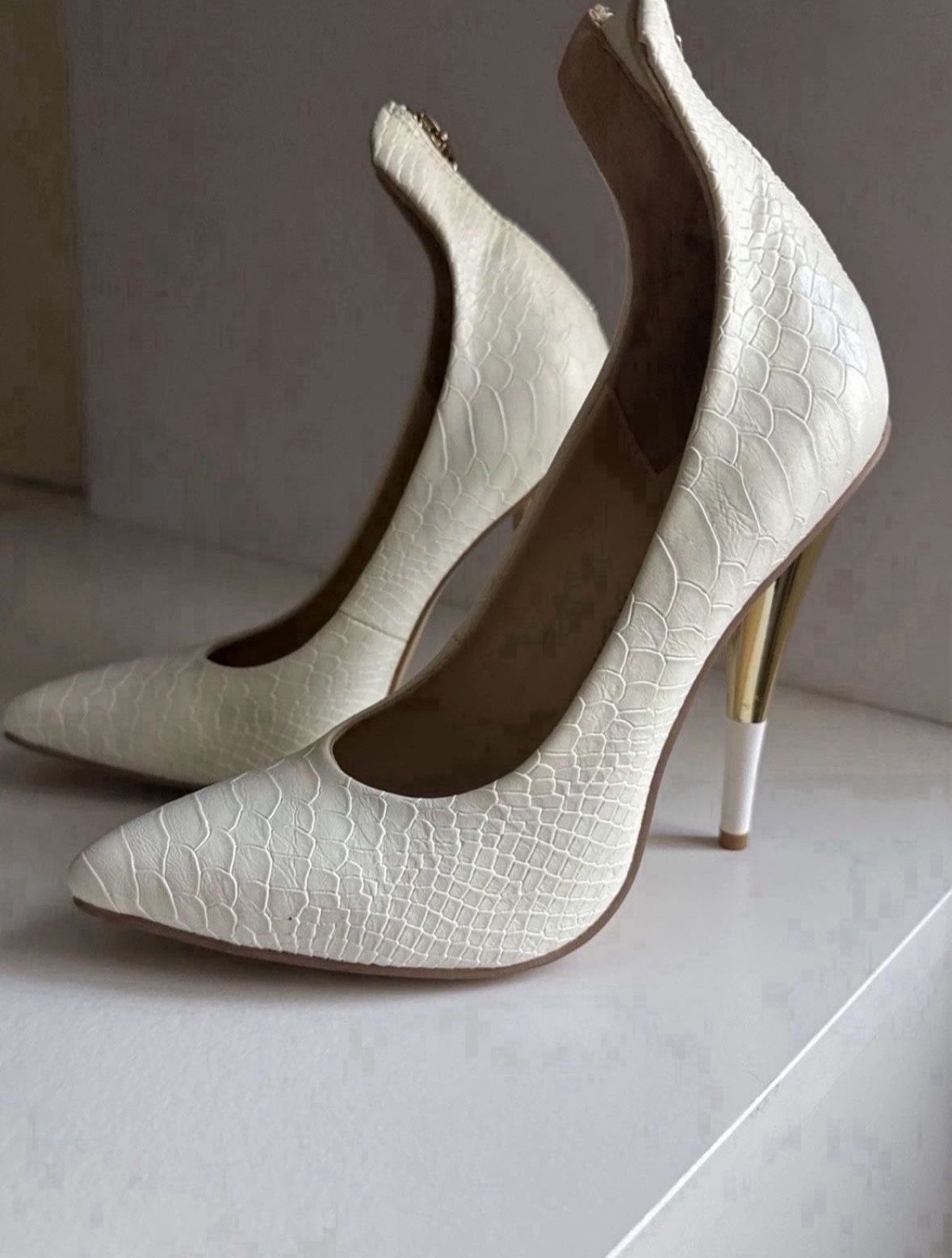 Giuseppe Zanotti Metallic Gold Sling Back Peep Toe Heels NEW Size 9