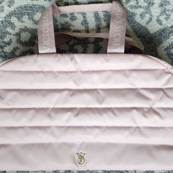 NEW VICTORIA SECRET DUFFEL BAG $30