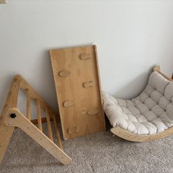 Pickler Triangle Set Of 3