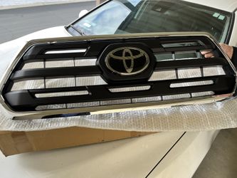 Stock 2019 Toyota Tacoma Grill