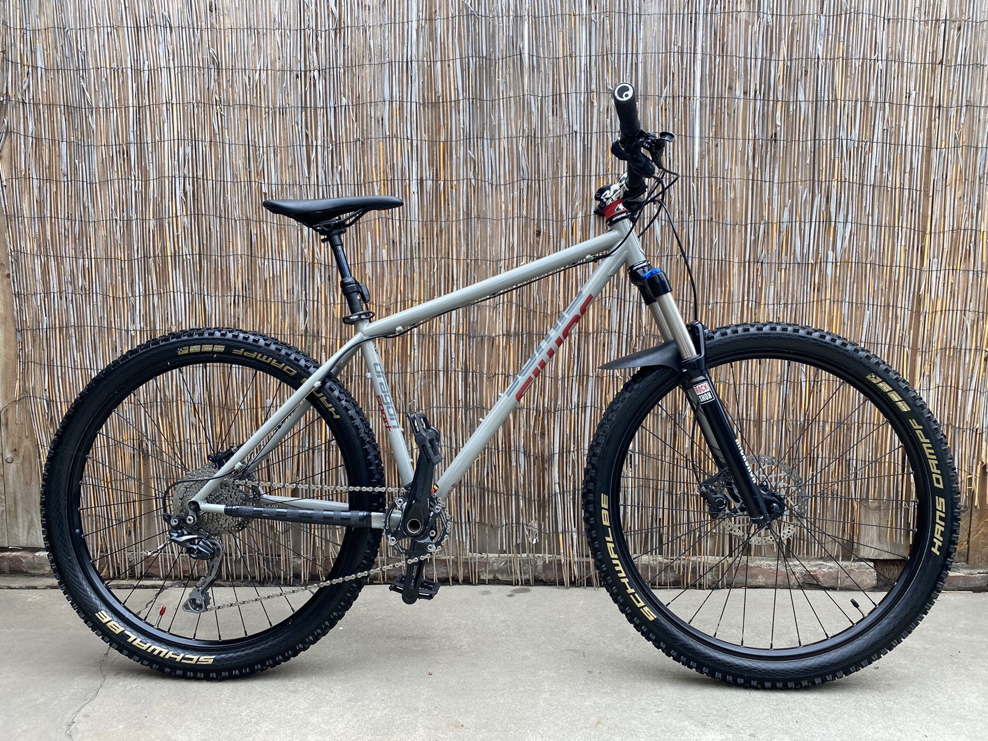 Medium Jamis Dragon Hardtail Mtn Bike 27.5” Wheels for Sale in Santa Ana, CA OfferUp