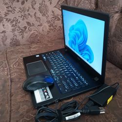 Laptop Acer Aspire E5-575-core i3-12gb Ram-256gb HD SSD Solid