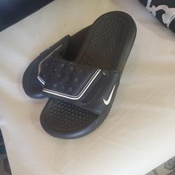 Nike slides