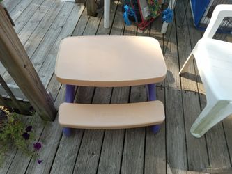 Little Tikes Picnic Table Local Pickup Only 