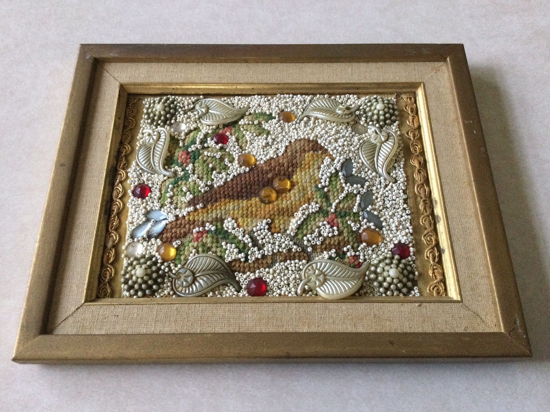 MID CENTURY BEADED PICTURE IN WOODED FRAME - BIRD