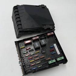 OEM VW Audi Fuse Box Relay Panel 3C0937125A Engine Bay Power Distribution Module