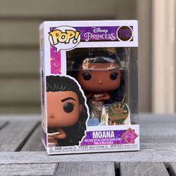 DISNEY MOANA ULTIMATE PRINCESS CELEBRATION #1162 FUNKO POP WITH PIN FUNKO .COM EXCLUSIVE