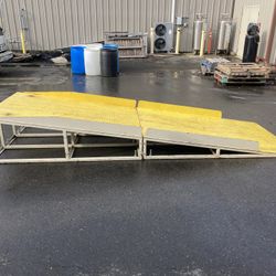 Heavy duty steel ramps / forklift