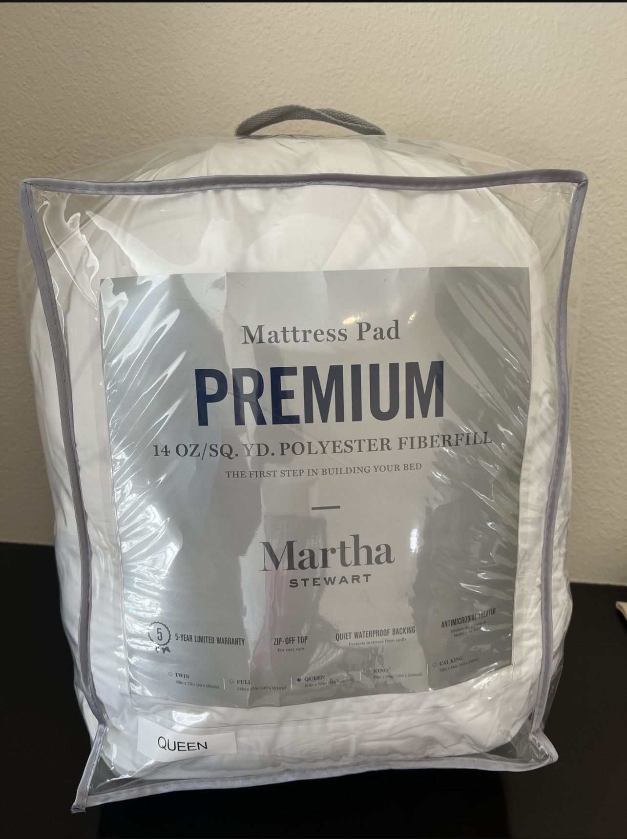 Mattress pad queen bed $20