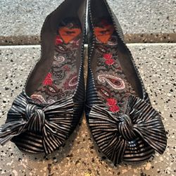 $5 Women’s 11 - Rocket dog Flats