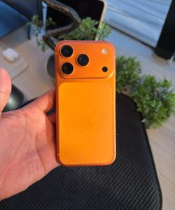 iPhone 17 Pro Orange 256gb unlocked carrier 100battery health